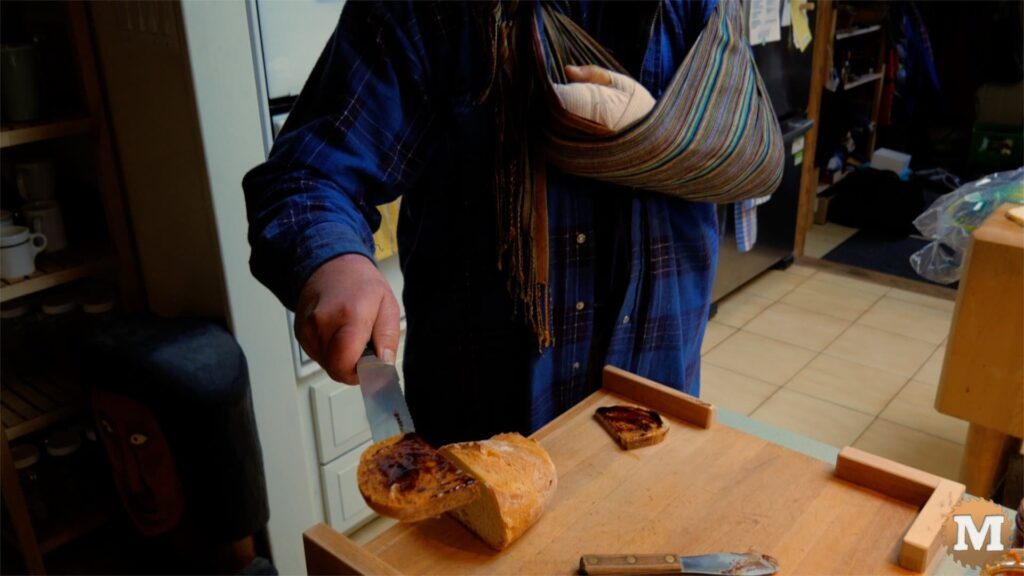Make a OneHanded Cutting Board MAN about TOOLS