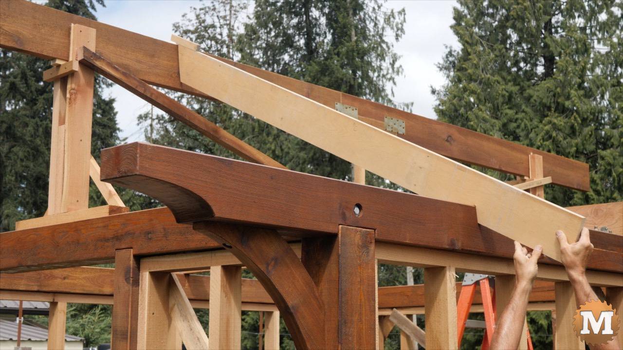 A pattern for a sculpted roof rafter