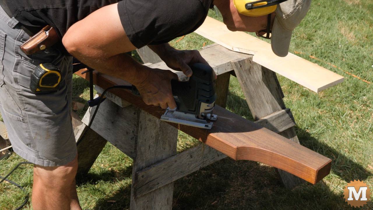 Cutting a notch in roof rafters