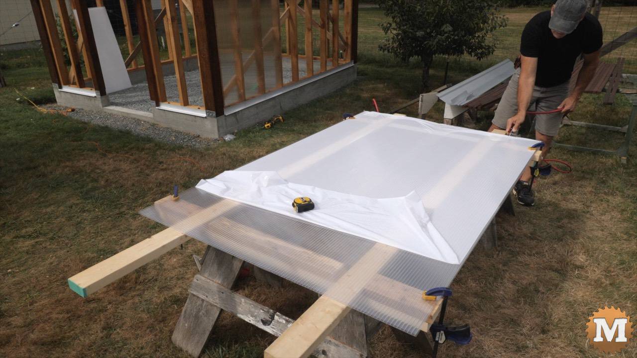 Air compressor air blast to blow out chips