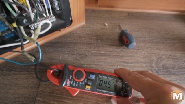Clamp meter on wires