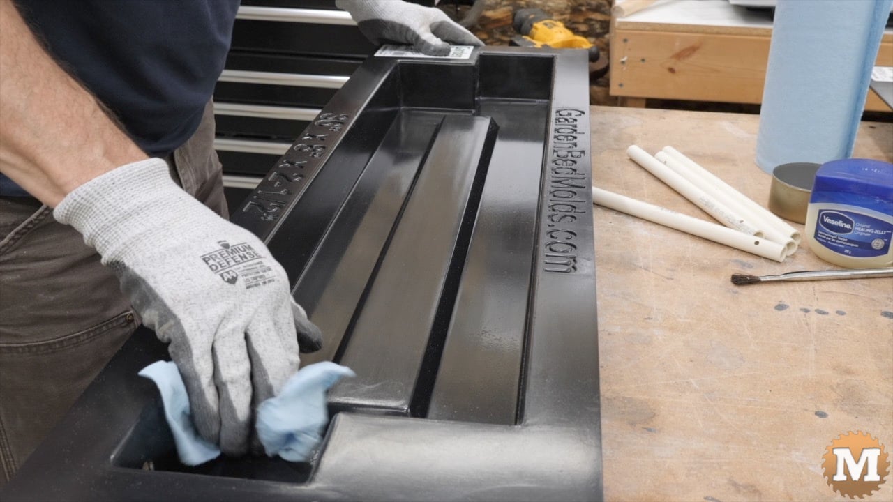 Polishing a concrete mold