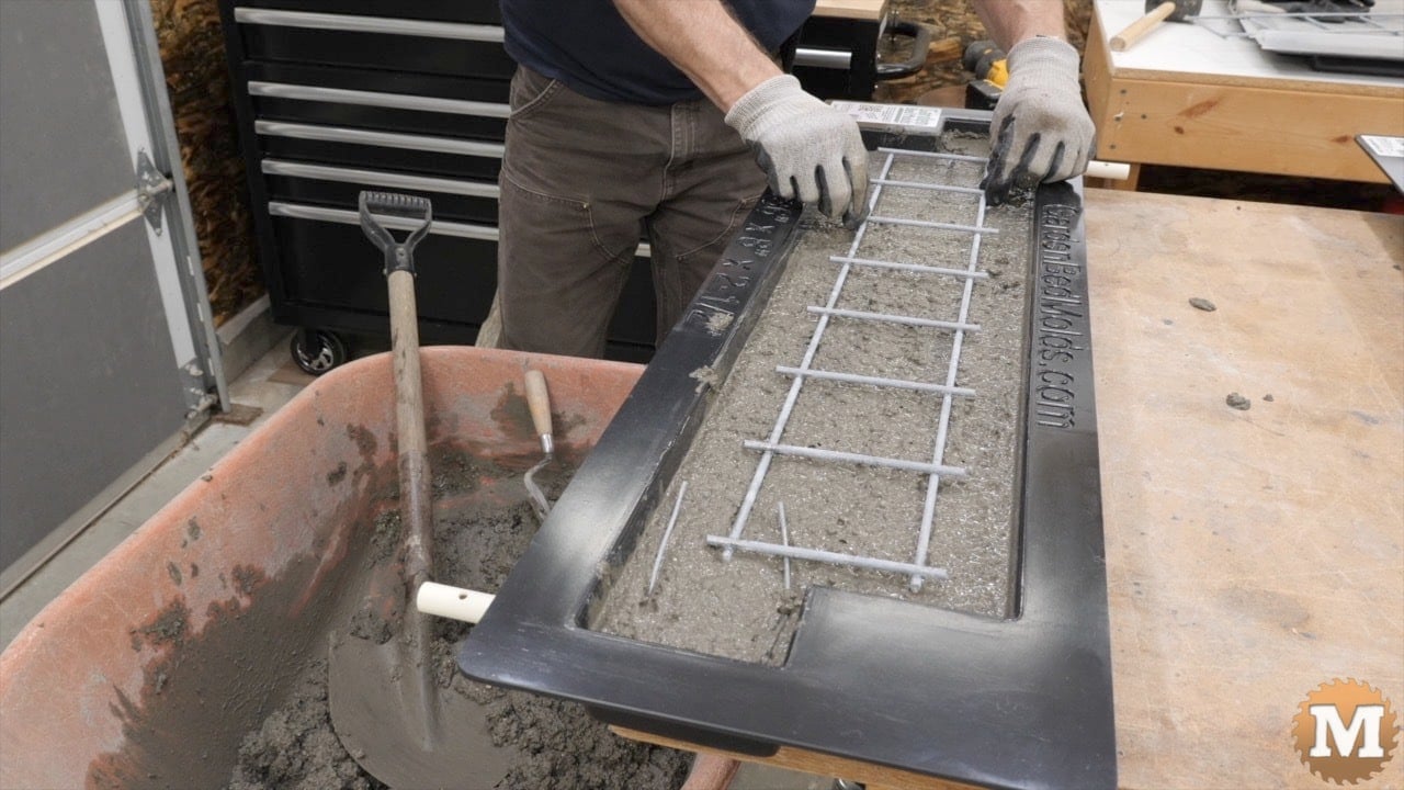 Laying in the wire grid when the mold is half full